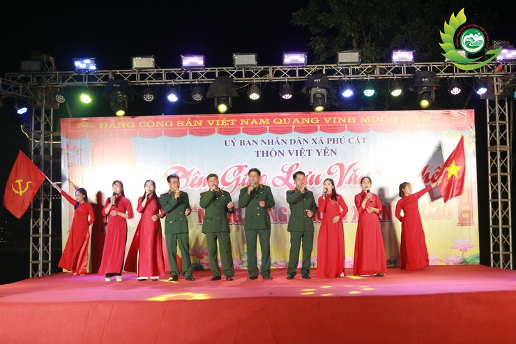 ĐẶC SẮC ĐÊM GIAO LƯU VĂN NGHỆ "MỪNG ĐẢNG – MỪNG XUÂN, MỪNG LỄ HỘI TRUYỀN THỐNG THÔN VIỆT YÊN, XÃ PHÚ CÁT NĂM 2026"- Ảnh 10.