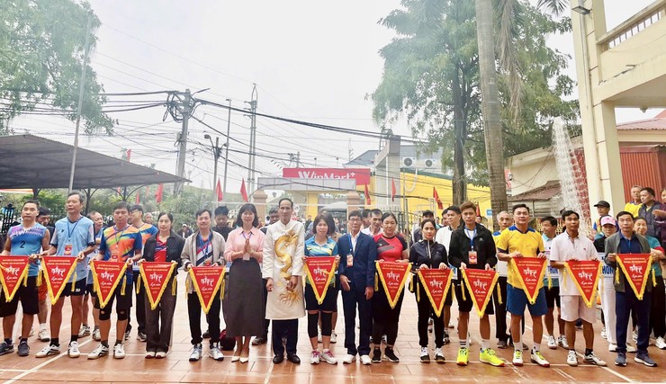 Sôi nổi Giải bóng chuyền hơi mở rộng xã Phúc Thọ mừng Đảng – mừng Xuân năm 2026- Ảnh 2.