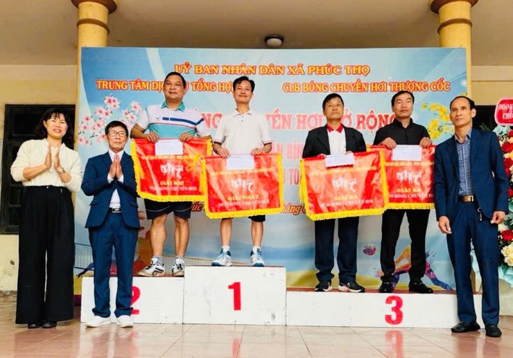 Sôi nổi Giải bóng chuyền hơi mở rộng xã Phúc Thọ mừng Đảng – mừng Xuân năm 2026- Ảnh 6.