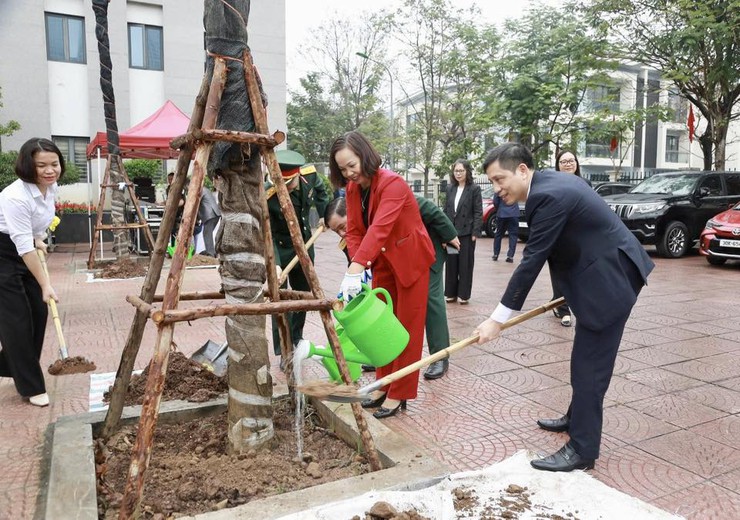 Phường Dương Nội: Trồng cây xanh để xây dựng đô thị hài hòa với thiên nhiên- Ảnh 4.
