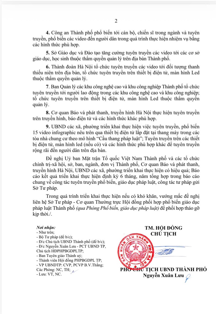 Tuyên truyền, phổ biến 15 video trên thiết bị điện tử theo mô hình “Cầu thang pháp luật” và màn hình Led- Ảnh 2.