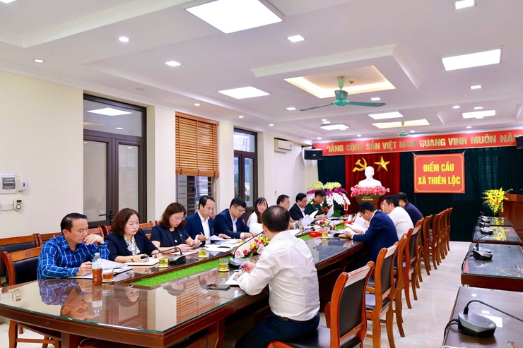 Ủy ban bầu cử xã Thiên Lộc tổ chức hội nghị thống nhất công bố danh sách những người ứng cử đại biểu HĐND xã Thiên Lộc khóa II, nhiệm kỳ 2026 – 2031 theo từng đơn vị bầu cử trên địa bàn xã.- Ảnh 8.