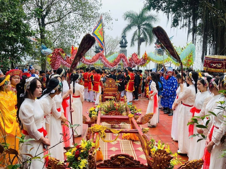 Rộn ràng lễ hội truyền thống đầu Xuân trên quê hương Ứng Thiên- Ảnh 2.