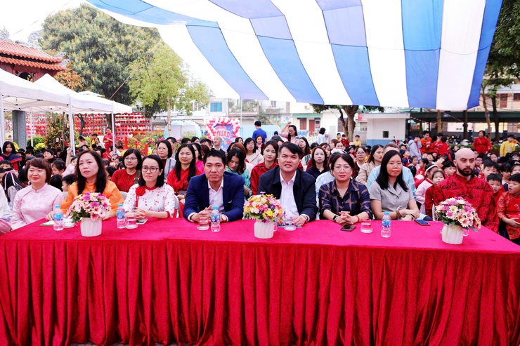 ĐẶC SẮC CHƯƠNG TRÌNH “CHÀO XUÂN BÍNH NGỌ 2026 - GẮN KẾT YÊU THƯƠNG” CỦA TRƯỜNG TIỂU HỌC ĐÔNG NGẠC A.- Ảnh 1.