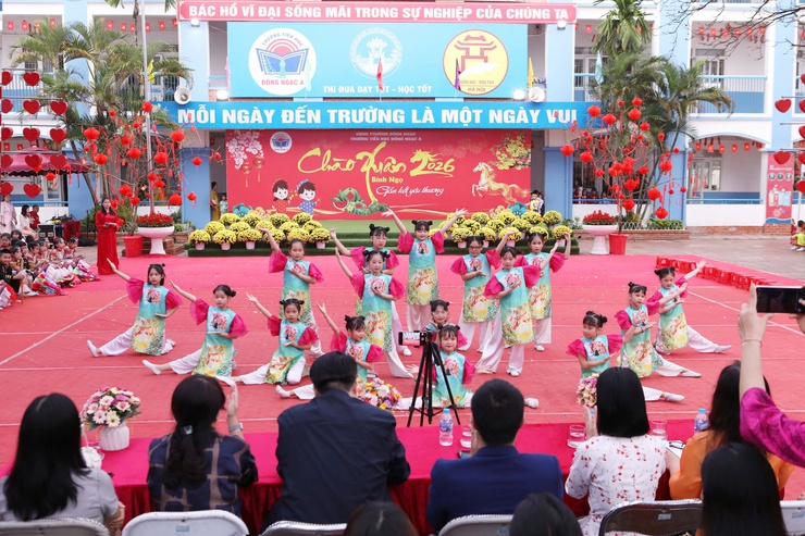 ĐẶC SẮC CHƯƠNG TRÌNH “CHÀO XUÂN BÍNH NGỌ 2026 - GẮN KẾT YÊU THƯƠNG” CỦA TRƯỜNG TIỂU HỌC ĐÔNG NGẠC A.- Ảnh 10.