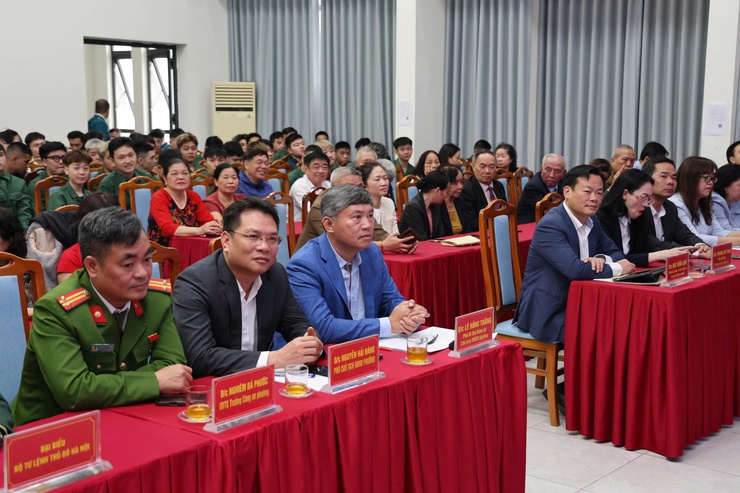 PHƯỜNG HỒNG HÀ TỔ CHỨC HỘI NGHỊ GẶP MẶT, TẶNG QUÀ CÔNG DÂN NHẬP NGŨ, THỰC HIỆN NGHĨA VỤ THAM GIA CÔNG AN NHÂN DÂN VÀ QUÂN NHÂN HOÀN THÀNH NGHĨA VỤ QUÂN SỰ TRỞ VỀ ĐỊA PHƯƠNG NĂM 2026- Ảnh 2.