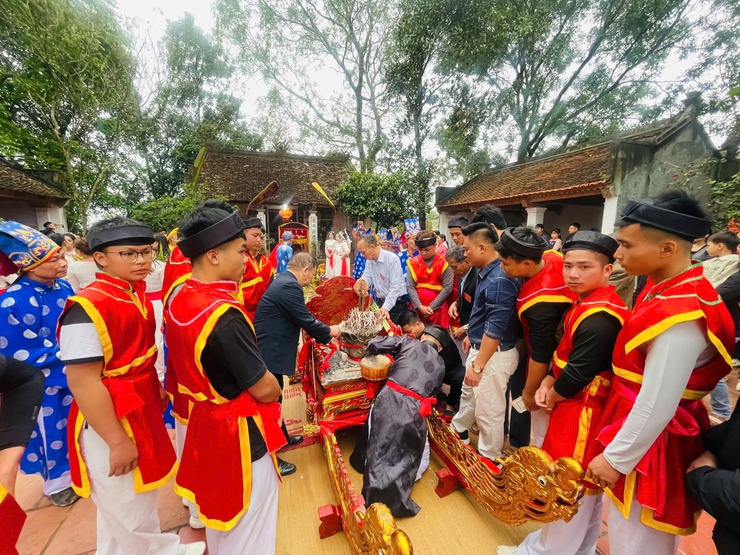 Rộn ràng lễ hội truyền thống đầu Xuân trên quê hương Ứng Thiên- Ảnh 6.