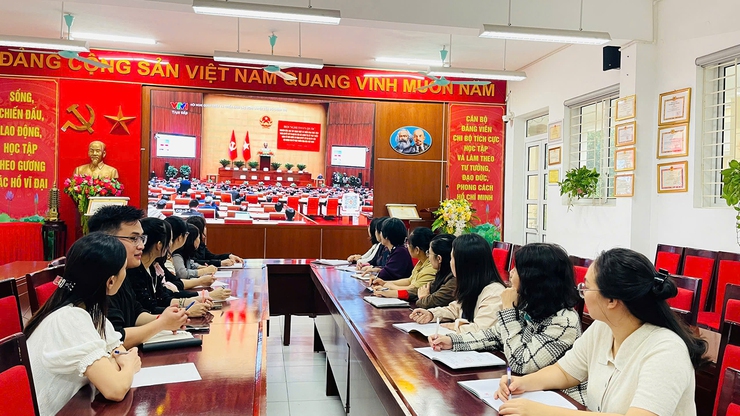 Đảng bộ phường Thanh Xuân nghiêm túc tổ chức Hội nghị trực tuyến học tập, quán triệt các nghị quyết quan trọng của BCH Trung ương- Ảnh 2.