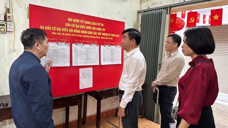Bí thư Đảng ủy phường Khương Đình kiểm tra công tác chuẩn bị bầu cử- Ảnh 1.
