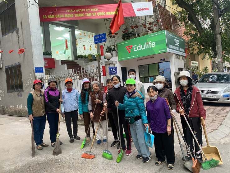 Phường Kim Liên phát động phong trào toàn dân tham gia bảo vệ môi trường vì "Sáng - Xanh - Sạch - Đẹp"- Ảnh 9.
