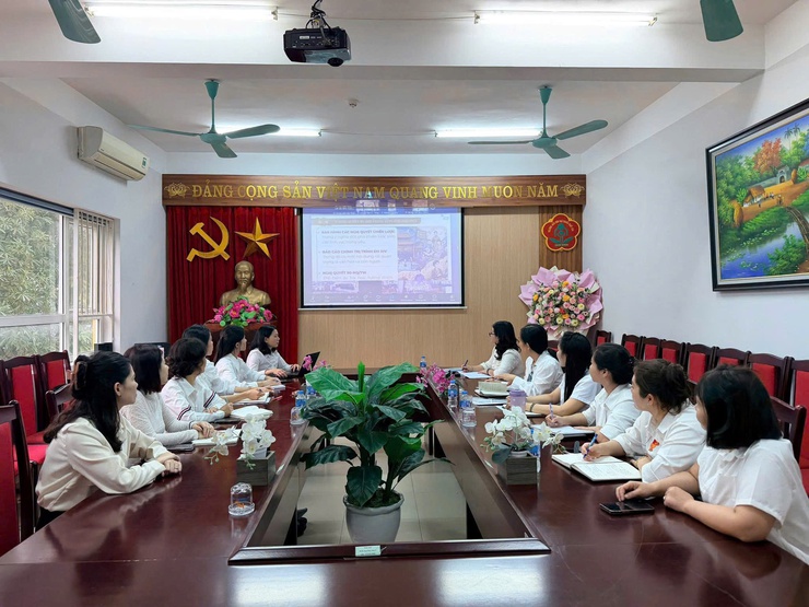 Đảng ủy phường Việt Hưng  tổ chức học tập, quán triệt Nghị quyết số 79-NQ/TW và 80 – NQ/TW theo hình thức trực tuyến.- Ảnh 5.