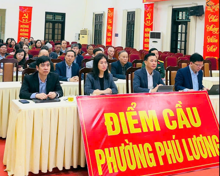 Phường Phú Lương dự hội nghị trực tuyến học tập, quán triệt Nghị quyết số 79-NQ/TW và Nghị quyết số 80-NQ/TW của Bộ chính trị - Ảnh 1.