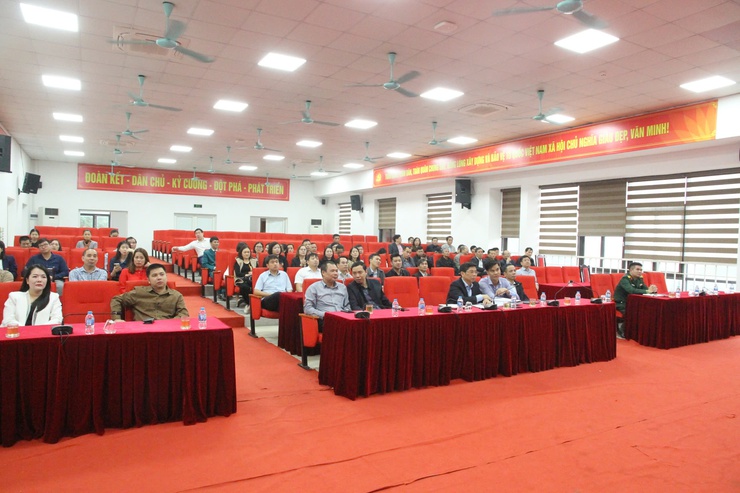 Phường Xuân Phương tiếp sóng và tổ chức theo dõi quán triệt, triển khai thực hiện Nghị quyết số 79-NQ/TW và Nghị quyết số 80-NQ/TW của Bộ Chính trị- Ảnh 2.