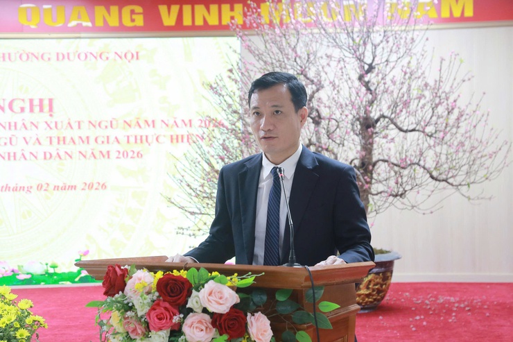 Phường Dương Nội gặp mặt, tặng quà quân nhân xuất ngũ và tân binh chuẩn bị lên đường nhập ngũ năm 2026- Ảnh 1.