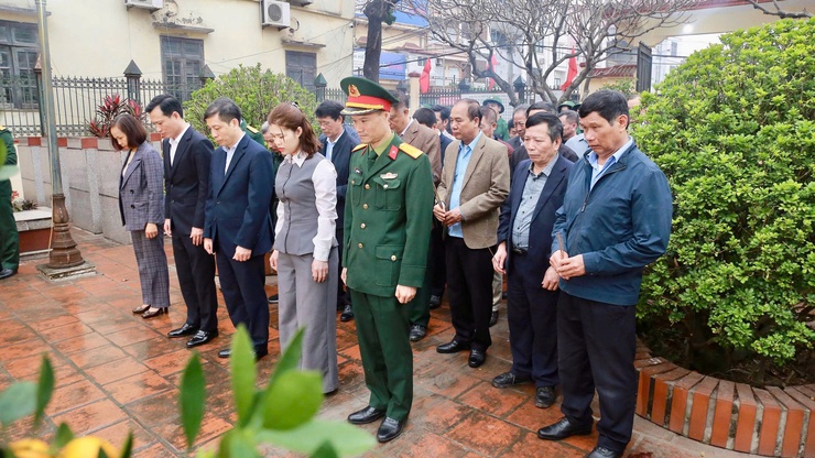 Phường Dương Nội gặp mặt, tặng quà quân nhân xuất ngũ và tân binh chuẩn bị lên đường nhập ngũ năm 2026- Ảnh 6.