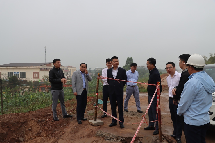 Lãnh đạo xã Phú Xuyên kiểm tra tiến độ một số dự án trọng điểm trên địa bàn- Ảnh 2.