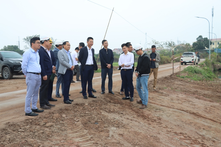 Lãnh đạo xã Phú Xuyên kiểm tra tiến độ một số dự án trọng điểm trên địa bàn- Ảnh 6.