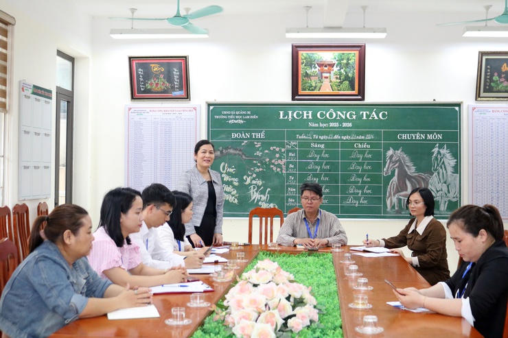 Quảng Bị tiếp tục kiểm tra đột xuất việc chấp hành kỷ luật, kỷ cương hành chính tại một số trường học trên địa bàn xã - Ảnh 2.