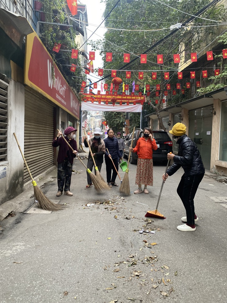 Phường Kim Liên phát động phong trào toàn dân tham gia bảo vệ môi trường vì "Sáng - Xanh - Sạch - Đẹp"- Ảnh 8.