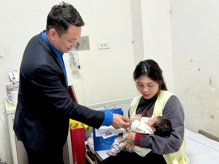 TUỔI TRẺ PHƯỜNG ĐÔNG NGẠC VỚI PHONG TRÀO “TẾT CHO EM - TẾT ẤM TÌNH NGƯỜI ” XUÂN BÍNH NGỌ NĂM 2026- Ảnh 2.