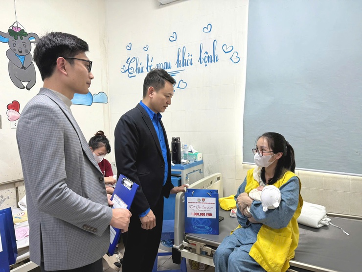 TUỔI TRẺ PHƯỜNG ĐÔNG NGẠC VỚI PHONG TRÀO “TẾT CHO EM - TẾT ẤM TÌNH NGƯỜI ” XUÂN BÍNH NGỌ NĂM 2026- Ảnh 4.