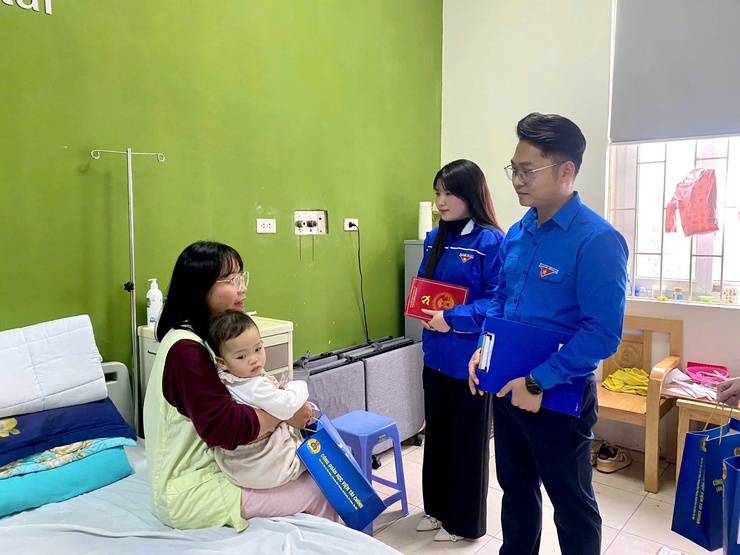 TUỔI TRẺ PHƯỜNG ĐÔNG NGẠC VỚI PHONG TRÀO “TẾT CHO EM - TẾT ẤM TÌNH NGƯỜI ” XUÂN BÍNH NGỌ NĂM 2026- Ảnh 5.