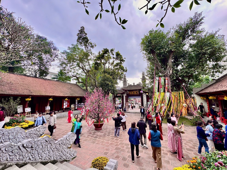 GIỚI THIỆU VỀ THĂNG LONG TỨ TRẤN - ĐỀN (ĐÌNH) KIM LIÊN- Ảnh 2.