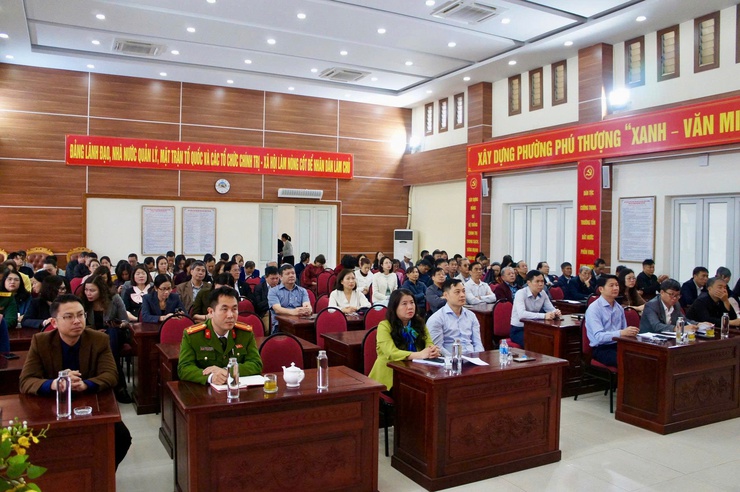 Phường Phú Thượng tổ chức tiếp sóng hội nghị trực tuyến toàn quốc nghiên cứu, học tập, quán triệt Nghị quyết số 79-NQ/TW, 80-NQ/TW của Bộ Chính Trị và triển khai Chương trình hành động của Thành phố - Ảnh 1.