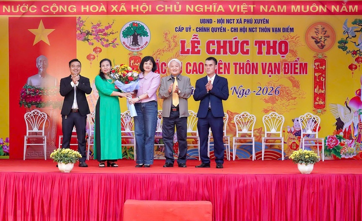 ẤM ÁP LỄ MỪNG THỌ - XUÂN BÍNH NGỌ 2026 TẠI ĐÌNH THÔN VẠN ĐIỂM  TRÊN ĐỊA BÀN XÃ PHÚ XUYÊN- Ảnh 1.