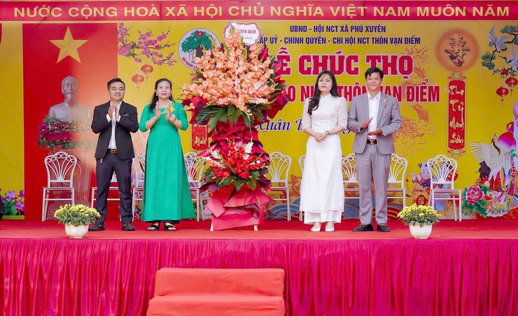 ẤM ÁP LỄ MỪNG THỌ - XUÂN BÍNH NGỌ 2026 TẠI ĐÌNH THÔN VẠN ĐIỂM  TRÊN ĐỊA BÀN XÃ PHÚ XUYÊN- Ảnh 5.