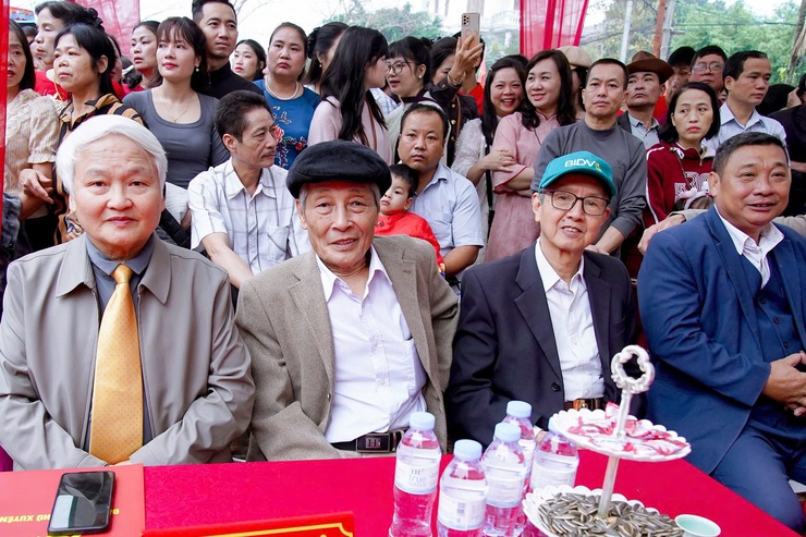 ẤM ÁP LỄ MỪNG THỌ - XUÂN BÍNH NGỌ 2026 TẠI ĐÌNH THÔN VẠN ĐIỂM  TRÊN ĐỊA BÀN XÃ PHÚ XUYÊN- Ảnh 13.