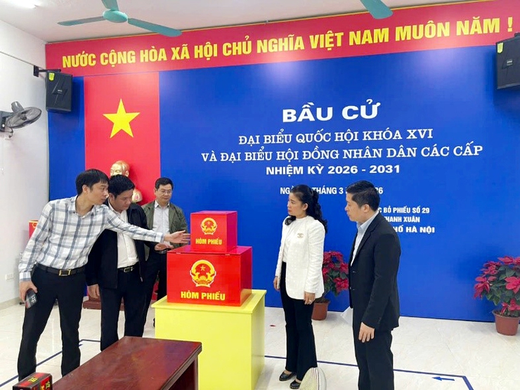 Sẵn sàng cho “Ngày hội lớn” - Thường trực Đảng ủy phường Thanh Xuân kiểm tra công tác chuẩn bị bầu cử- Ảnh 1.