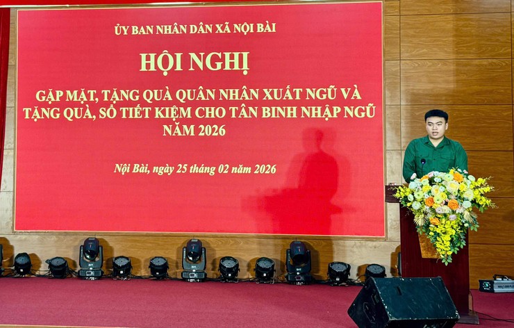 Nội Bài: Trao 51 sổ tiết kiệm tặng tân binh trước khi nhập ngũ- Ảnh 5.