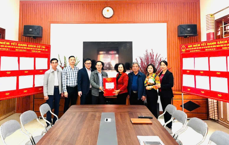 Lãnh đạo phường Việt Hưng thăm, kiểm tra, chúc tết tại 34 khu vực bỏ phiếu- Ảnh 6.