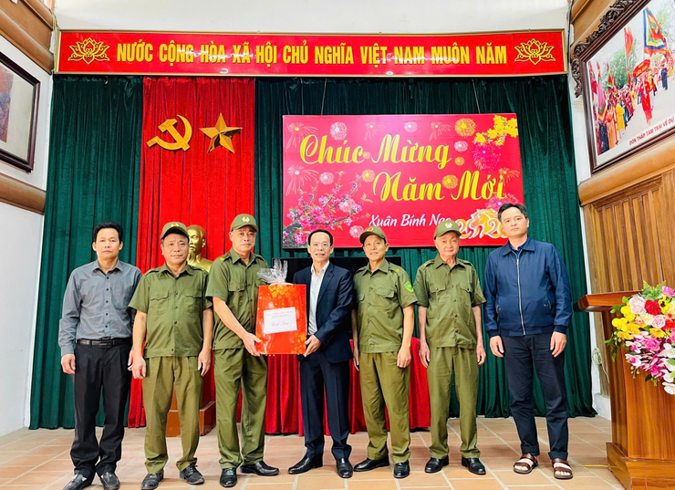 Lãnh đạo phường Việt Hưng thăm, kiểm tra, chúc tết tại 34 khu vực bỏ phiếu- Ảnh 7.