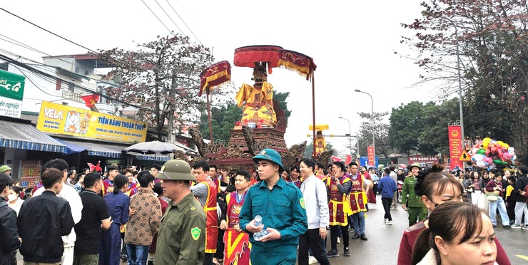 Nét đẹp phong tục “chui kiệu” tại Lễ hội Đền Măng Sơn- Ảnh 2.