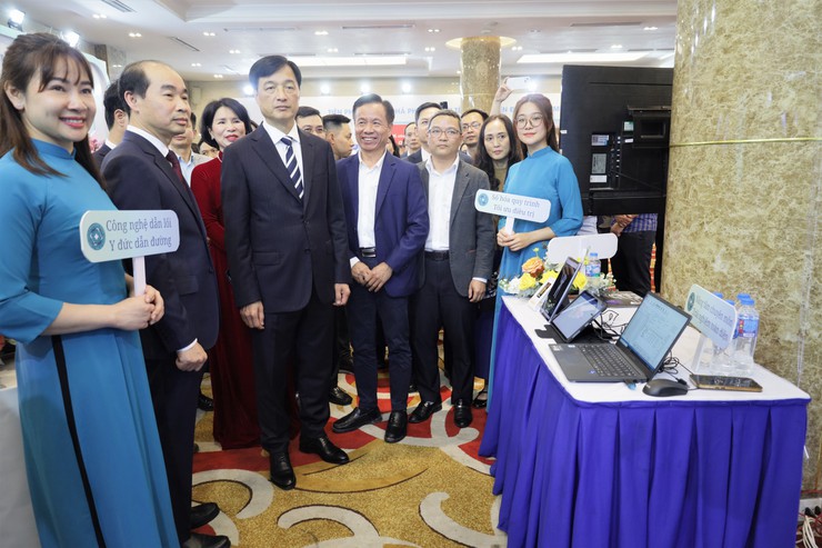 Bí thư Thành ủy Hà Nội Nguyễn Duy Ngọc: Gặp mặt cán bộ Y tế Thủ đô nhân ngày Thầy thuốc Việt Nam (27/2)- Ảnh 6.