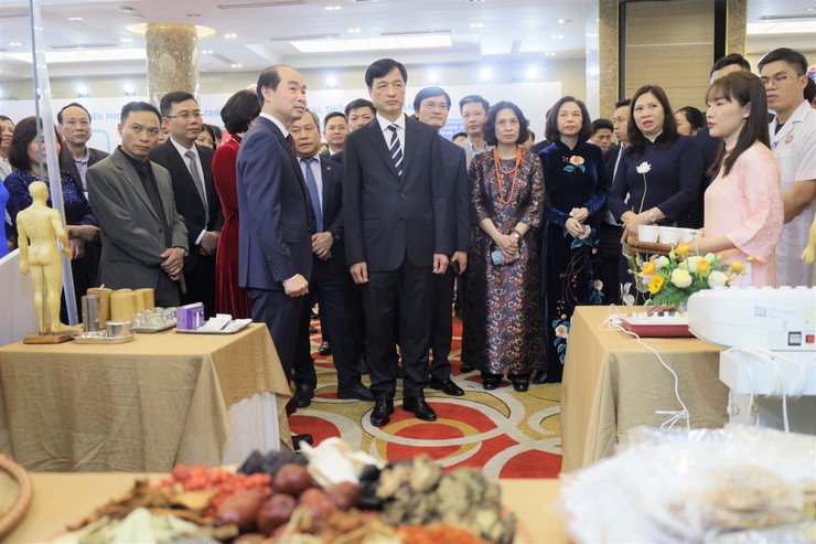 Bí thư Thành ủy Hà Nội Nguyễn Duy Ngọc: Gặp mặt cán bộ Y tế Thủ đô nhân ngày Thầy thuốc Việt Nam (27/2)- Ảnh 7.