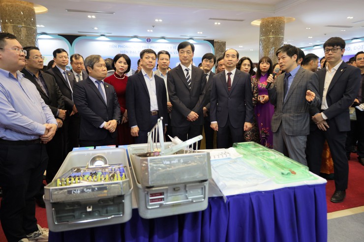 Bí thư Thành ủy Hà Nội Nguyễn Duy Ngọc: Gặp mặt cán bộ Y tế Thủ đô nhân ngày Thầy thuốc Việt Nam (27/2)- Ảnh 3.