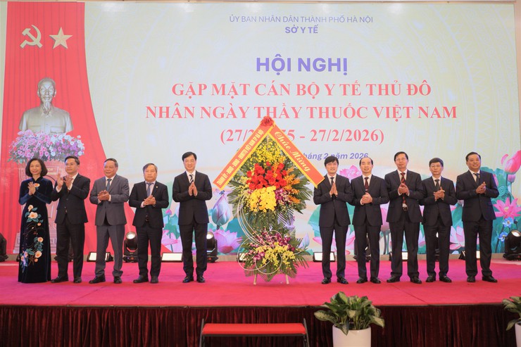 Bí thư Thành ủy Hà Nội Nguyễn Duy Ngọc: Gặp mặt cán bộ Y tế Thủ đô nhân ngày Thầy thuốc Việt Nam (27/2)- Ảnh 8.