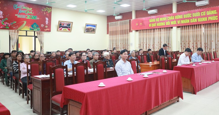 Kết nạp Đảng 02 thanh niên ưu tú xã Minh Châu trước ngày nhập ngũ.- Ảnh 2.