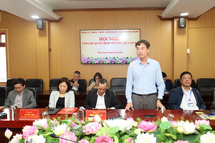 Đảng ủy phường Bồ Đề tổ chức hội nghị công bố quyết định về công tác cán bộ và chia tay Ủy viên Ban Chấp hành chuyển công tác.- Ảnh 3.