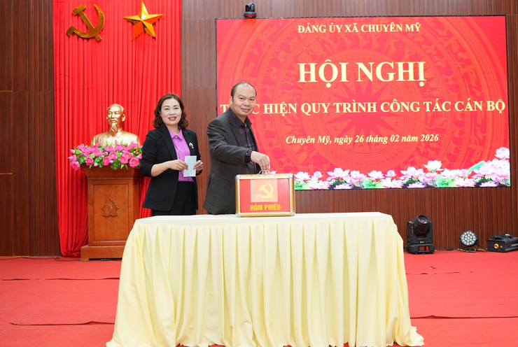 Đảng uỷ xã Chuyên Mỹ thực hiện quy trình bầu Phó Bí thư Đảng uỷ xã, nhiệm kỳ 2025-2030- Ảnh 3.