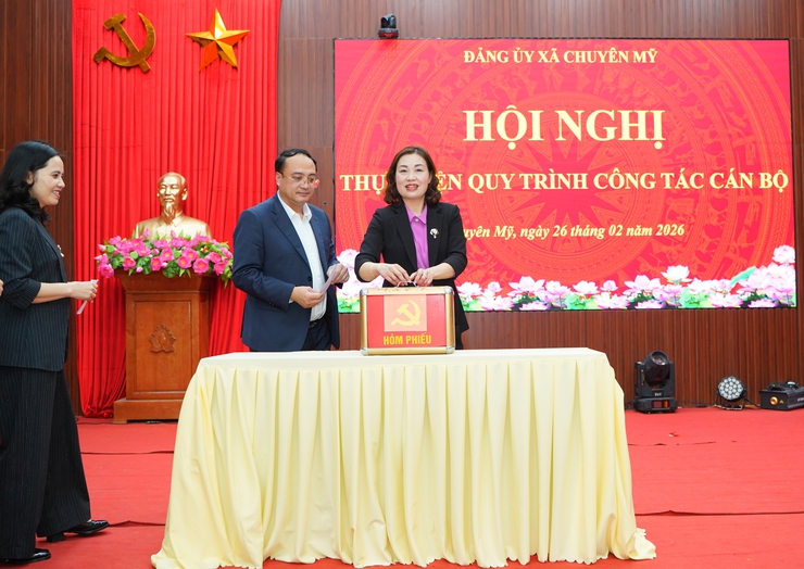Đảng uỷ xã Chuyên Mỹ thực hiện quy trình bầu Phó Bí thư Đảng uỷ xã, nhiệm kỳ 2025-2030- Ảnh 4.