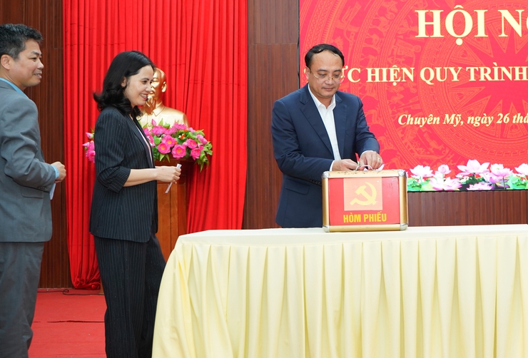 Đảng uỷ xã Chuyên Mỹ thực hiện quy trình bầu Phó Bí thư Đảng uỷ xã, nhiệm kỳ 2025-2030- Ảnh 5.