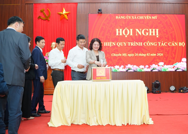 Đảng uỷ xã Chuyên Mỹ thực hiện quy trình bầu Phó Bí thư Đảng uỷ xã, nhiệm kỳ 2025-2030- Ảnh 7.