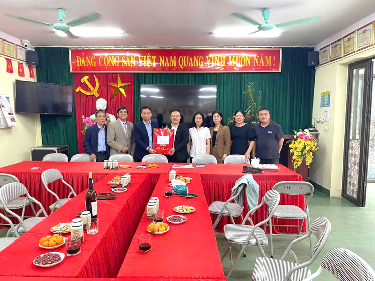 Lãnh đạo phường Việt Hưng thăm, kiểm tra, chúc tết tại 34 khu vực bỏ phiếu- Ảnh 5.