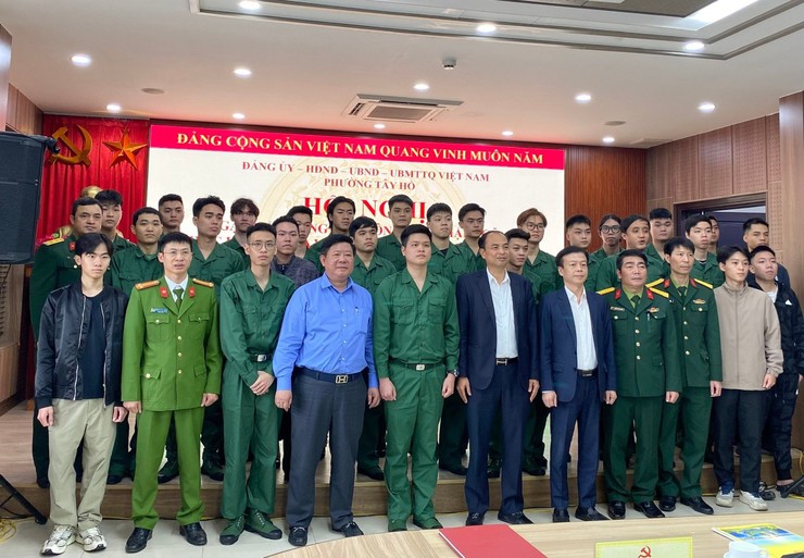 Phường Tây Hồ tổ chức gặp mặt quân nhân xuất ngũ, động viên công dân nhập ngũ và tham gia CAND năm 2026- Ảnh 9.