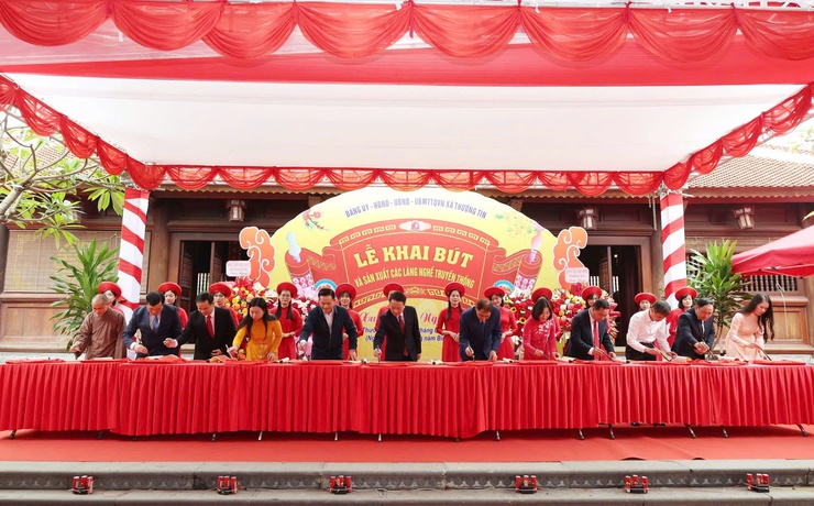 Xã Thường Tín trang trọng tổ chức Lễ khai bút và sản xuất các làng nghề truyền thống đầu Xuân Bính Ngọ 2026- Ảnh 8.