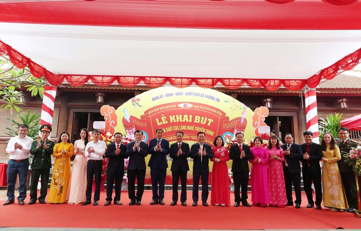 Xã Thường Tín trang trọng tổ chức Lễ khai bút và sản xuất các làng nghề truyền thống đầu Xuân Bính Ngọ 2026- Ảnh 2.